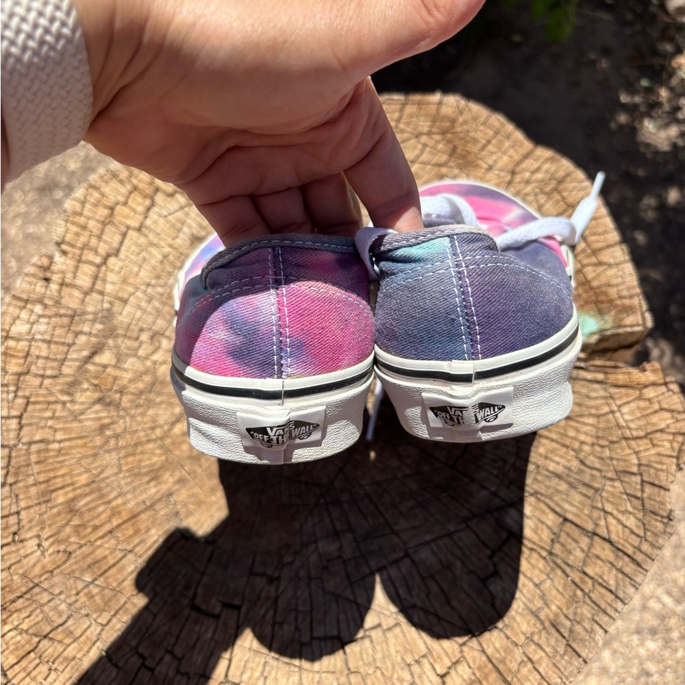 Vans - Picture 3 of 5